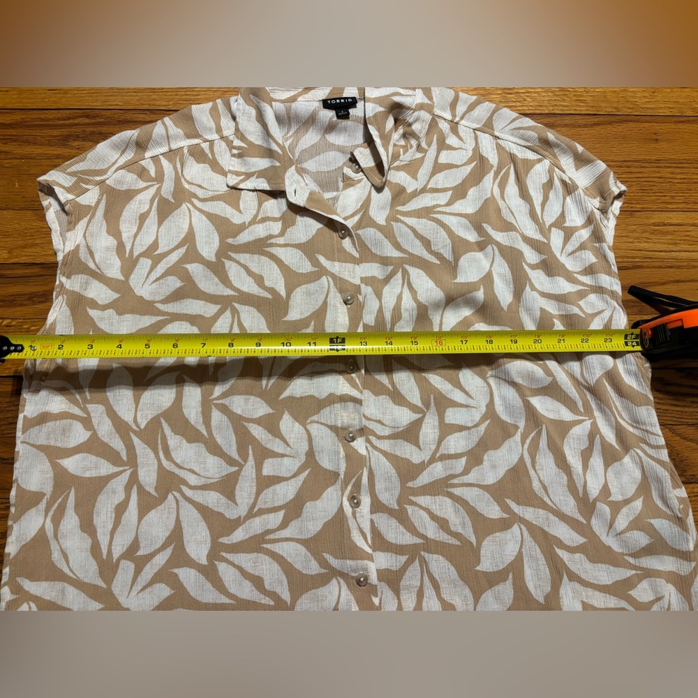 Torrid Beige Leaf Pattern Button-Down Shirt - image 4